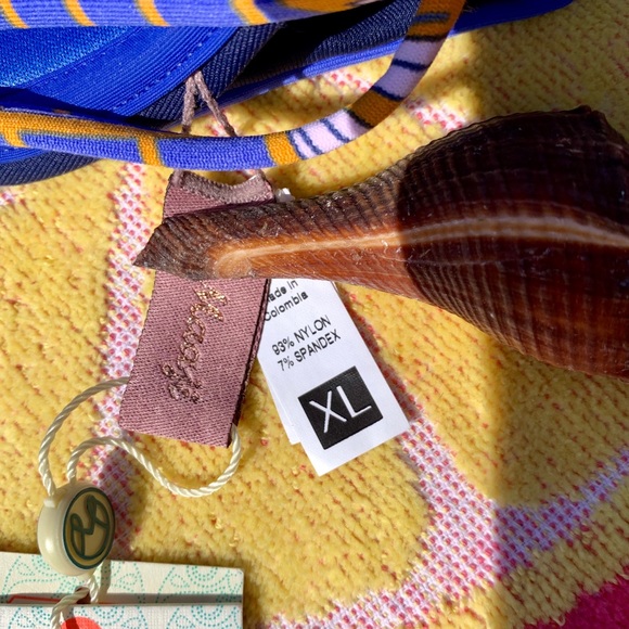 Maaji Floral Hidden Lagoon Underwire Bikini Top XL - Picture 6 of 8